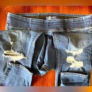 Old Navy Pull On Heavy Distressed Jegging